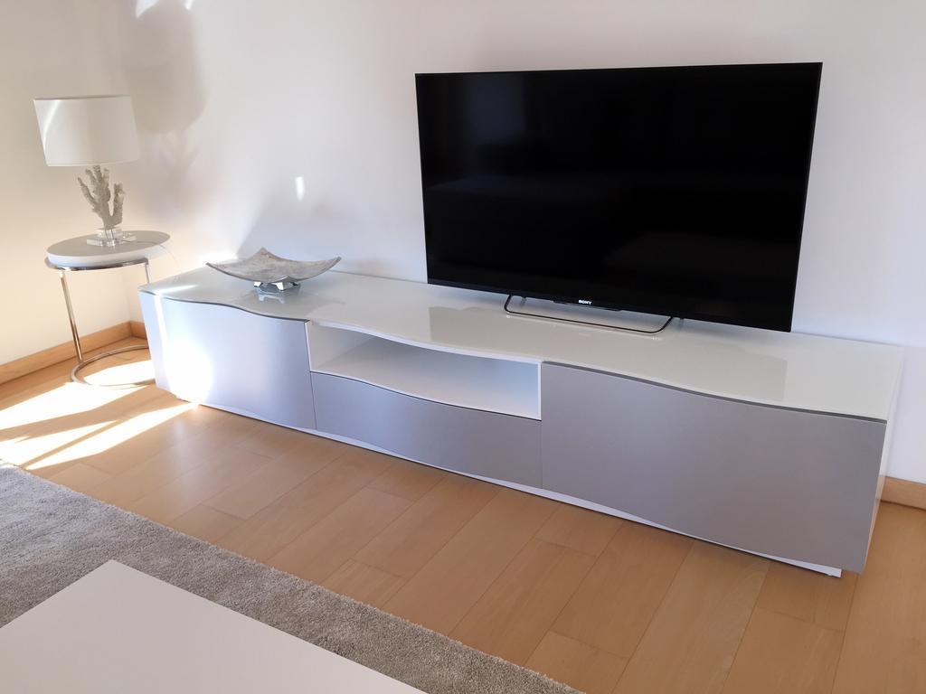 Finest Rentals - Expo Riverside Lisbon Room photo
