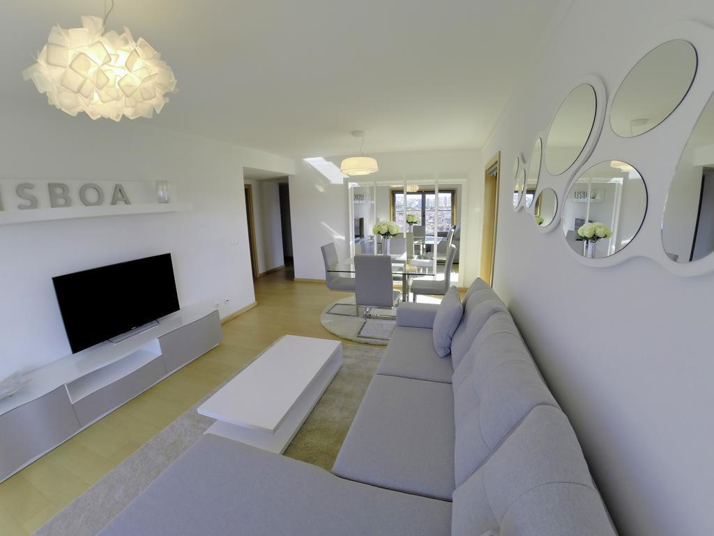 Finest Rentals - Expo Riverside Lisbon Room photo